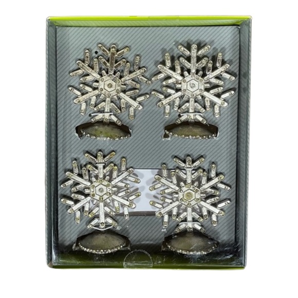 Threshold Set of 4 Snowflake Place Card Holders - Picture 1 of 5